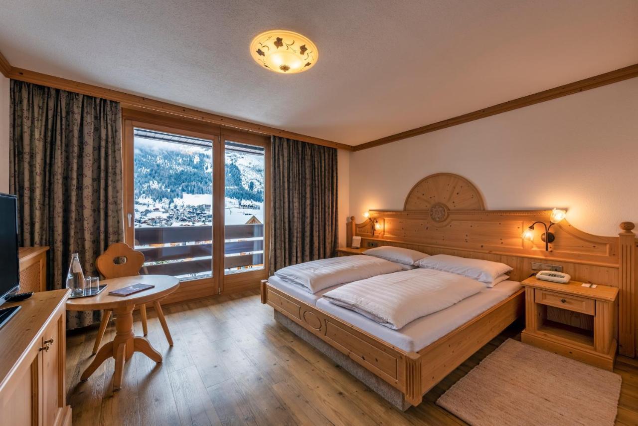 Posta Zirm Hotel Corvara In Badia Bagian luar foto