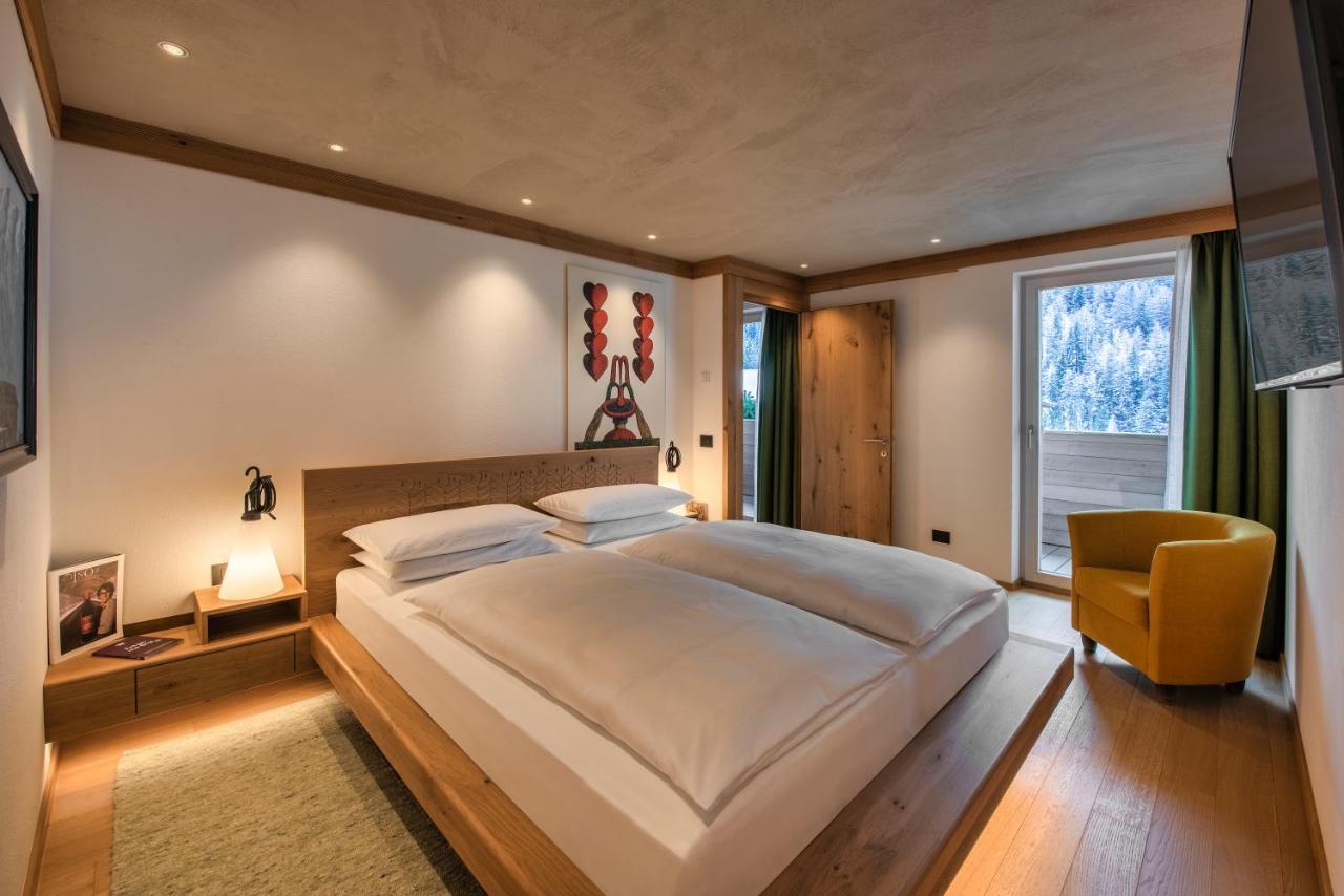 Posta Zirm Hotel Corvara In Badia Bagian luar foto