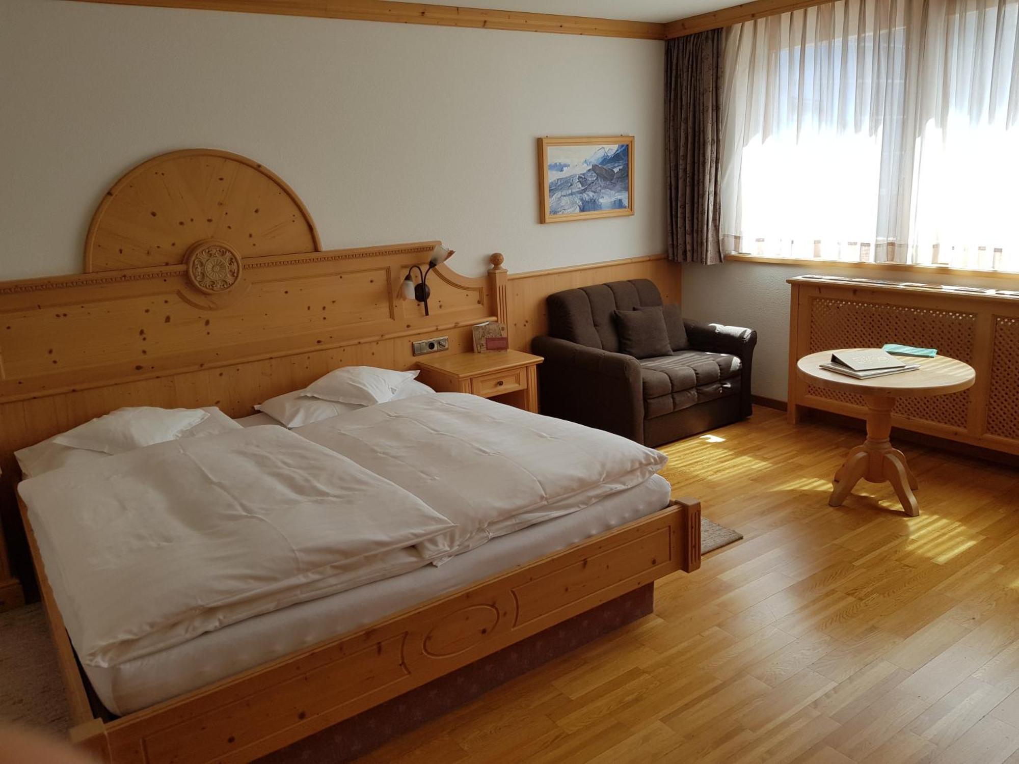 Posta Zirm Hotel Corvara In Badia Bagian luar foto